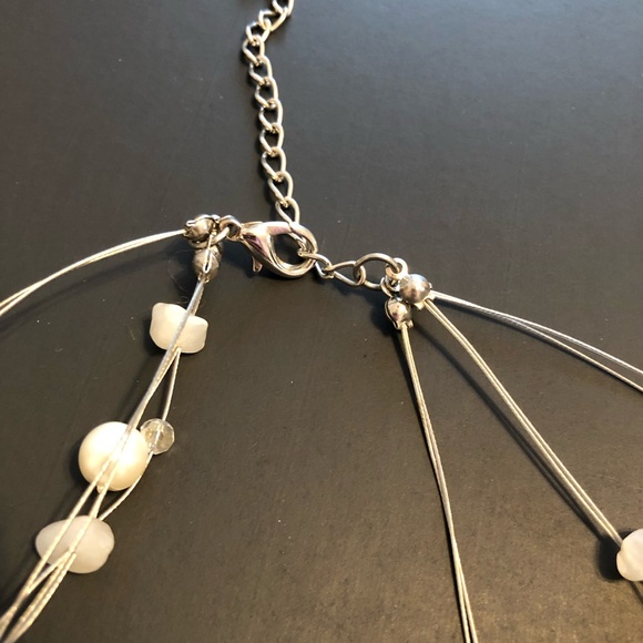 Beautiful pearl like iridescent gem necklace - Picture 3 of 4